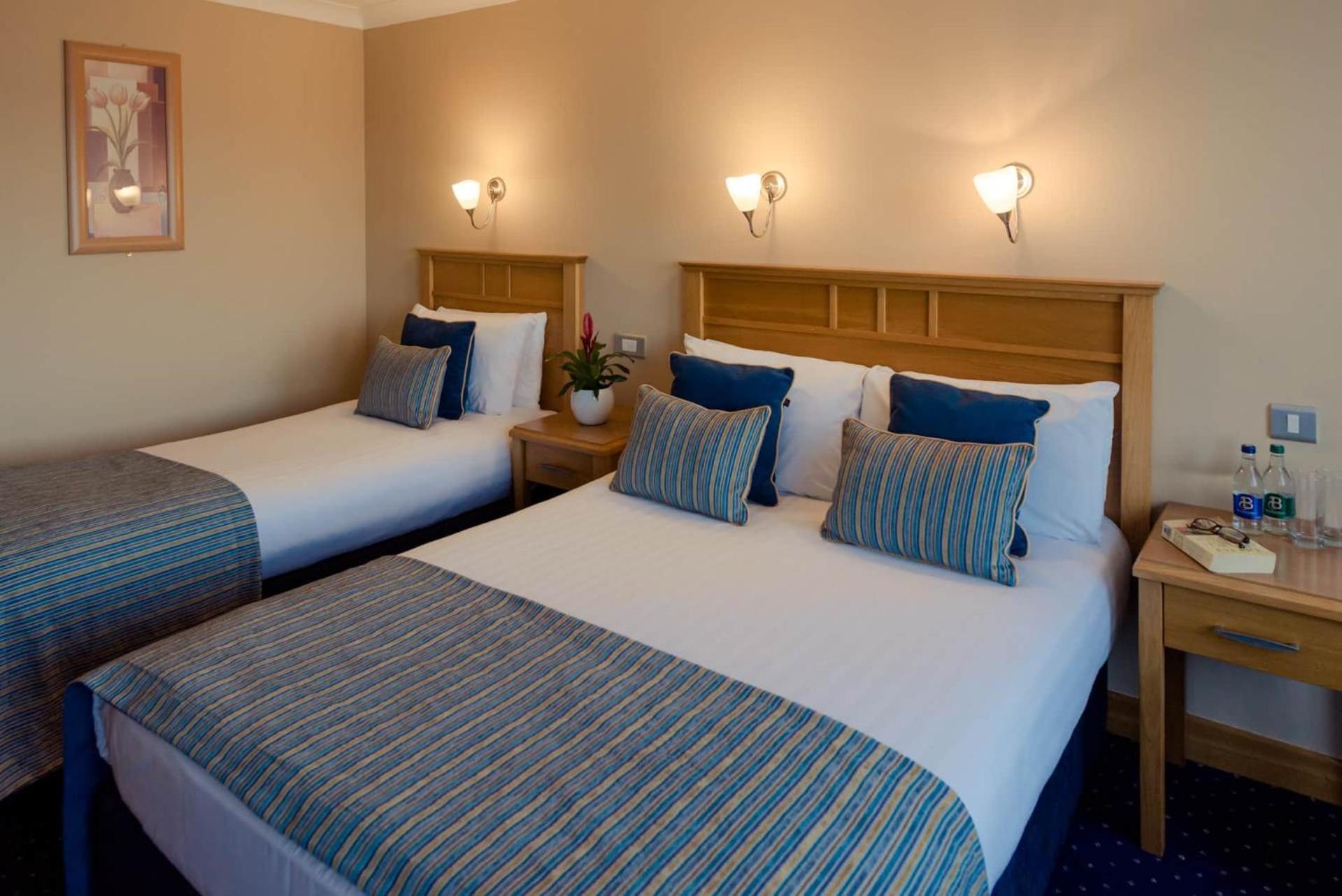 Rochestown Lodge Hotel Dun Laoghaire Bagian luar foto