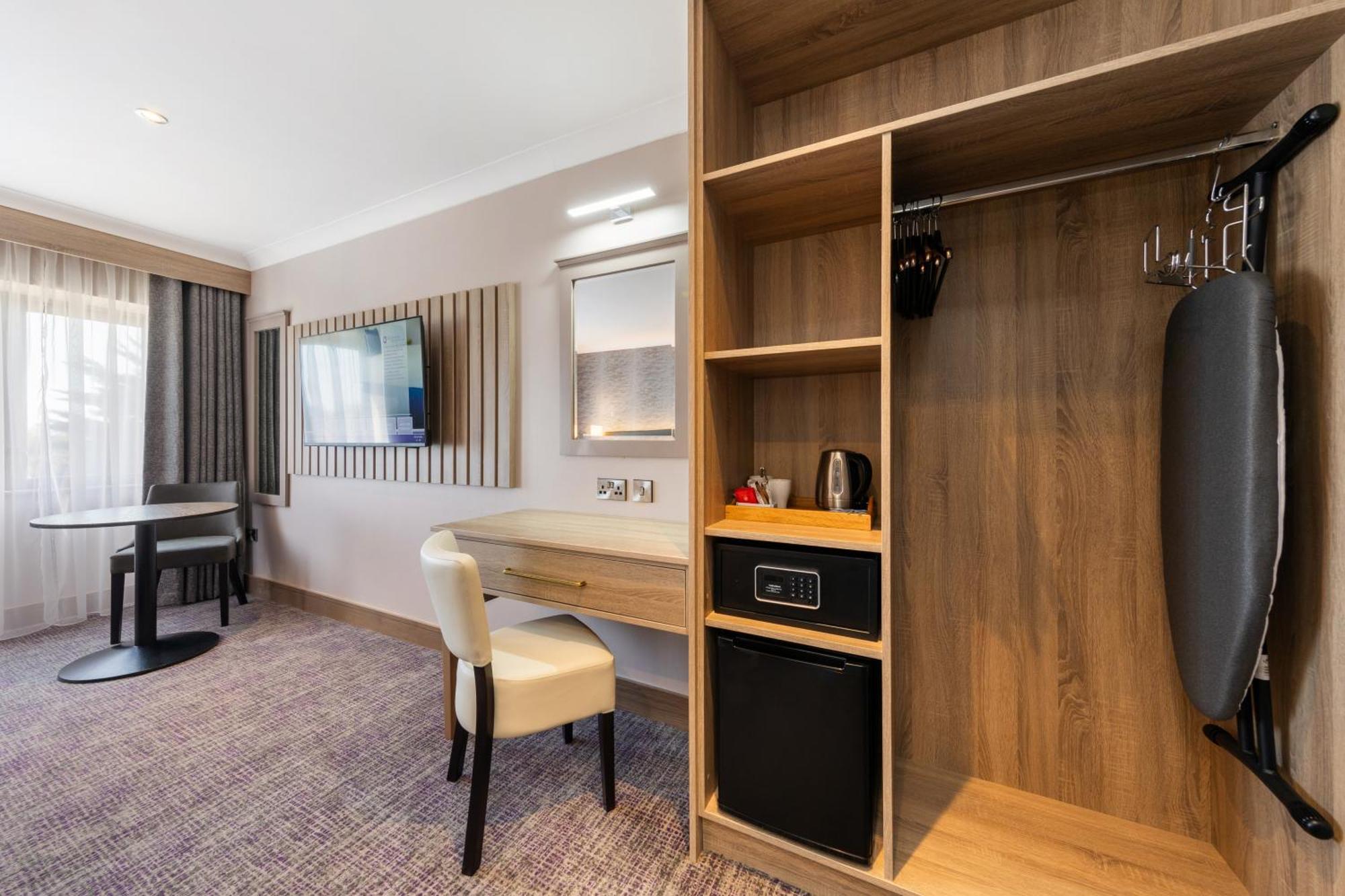 Rochestown Lodge Hotel Dun Laoghaire Bagian luar foto