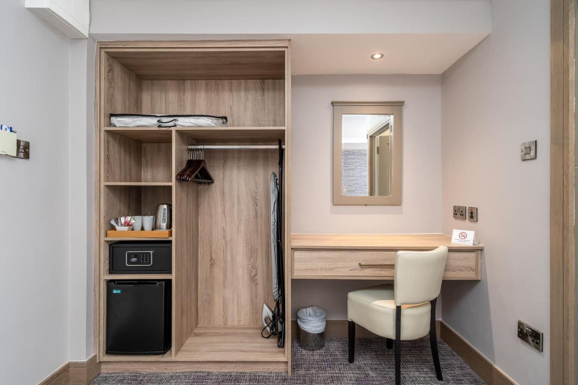 Rochestown Lodge Hotel Dun Laoghaire Bagian luar foto