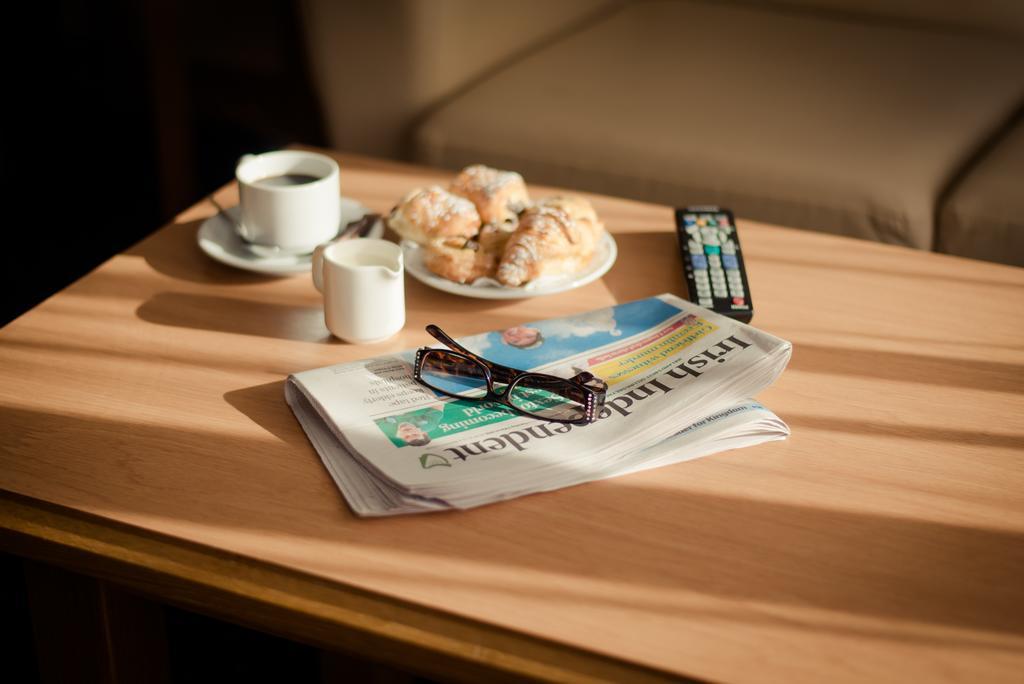 Rochestown Lodge Hotel Dun Laoghaire Bagian luar foto