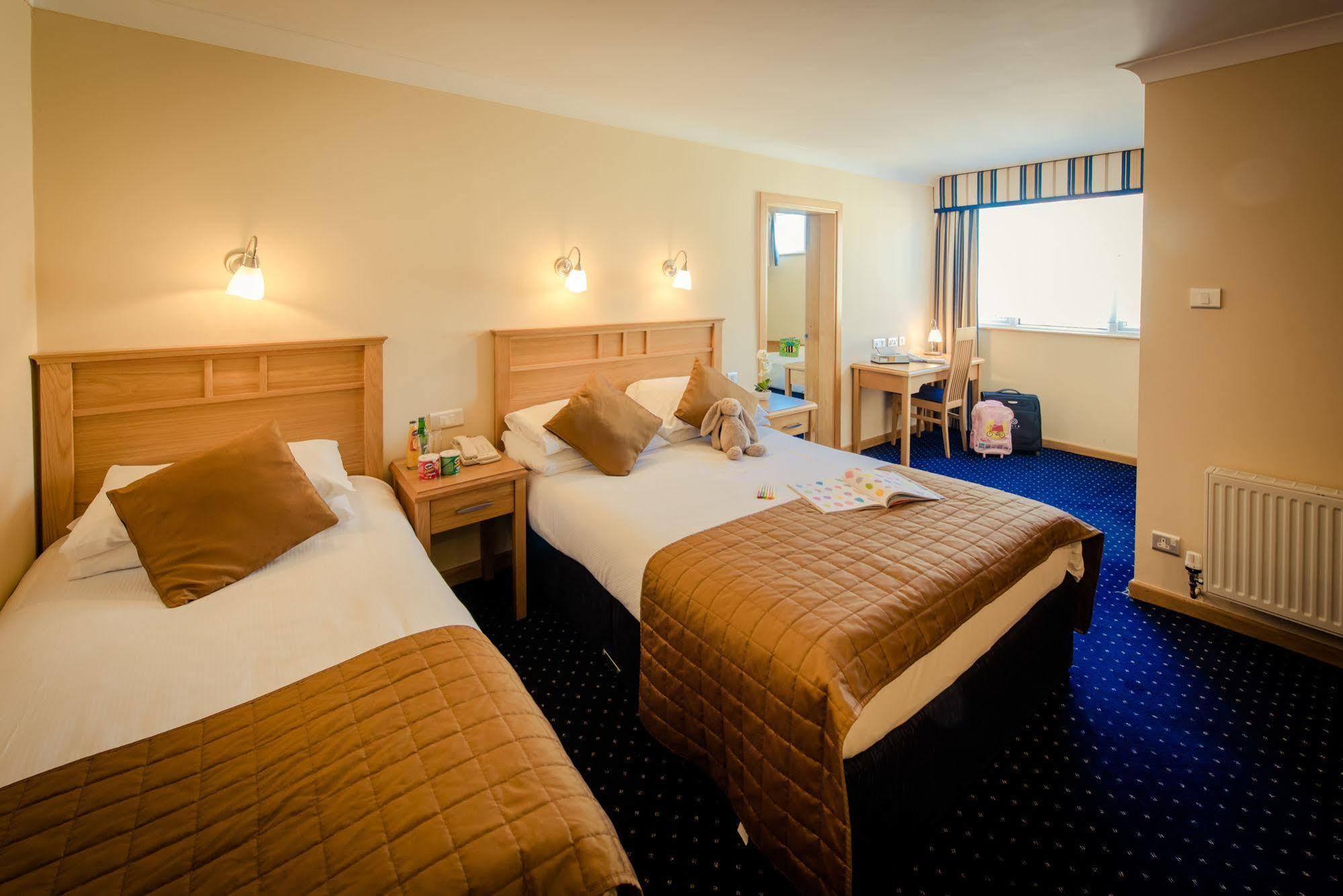 Rochestown Lodge Hotel Dun Laoghaire Bagian luar foto